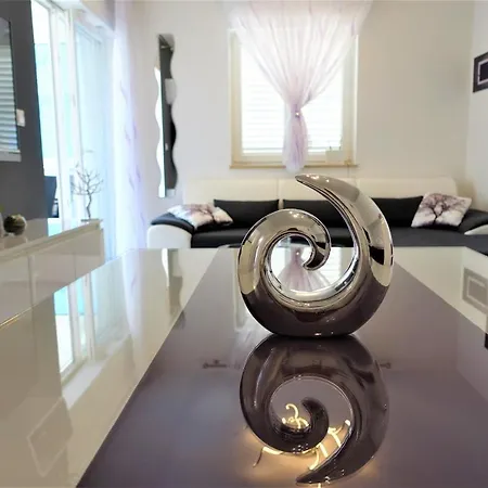 New And Modern Karavona