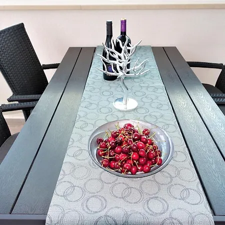 New And Modern Karavona