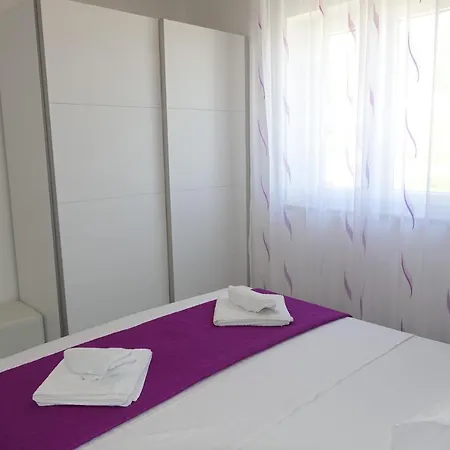 New And Modern Karavona Apartamento