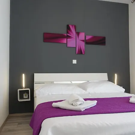 New And Modern Karavona Apartamento