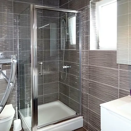 New And Modern Karavona *