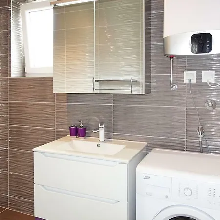 New And Modern Karavona Apartamento *