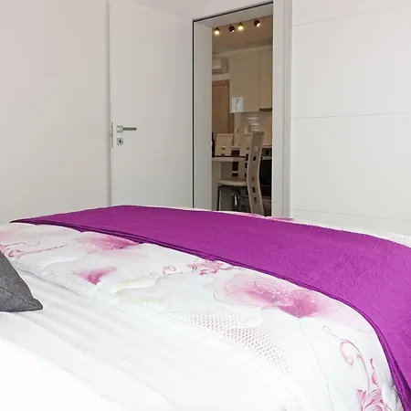 New And Modern Karavona Apartamento *