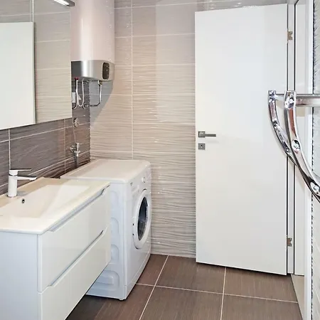 New And Modern Karavona